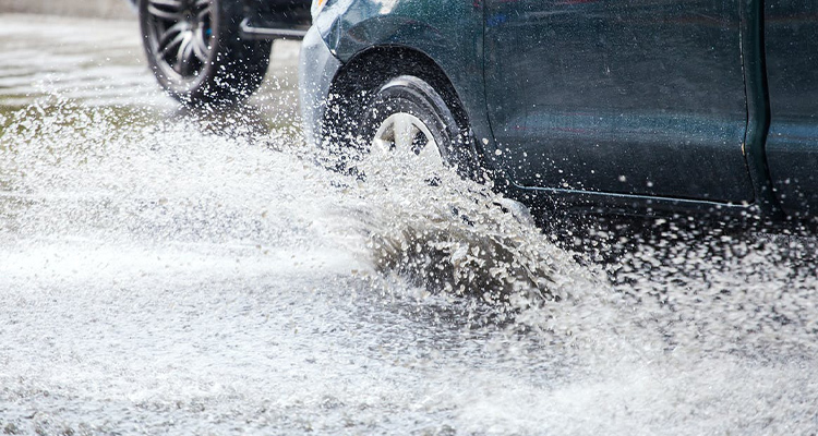 Tips and Tricks To Avoid Hydroplaning In Rainy Weather