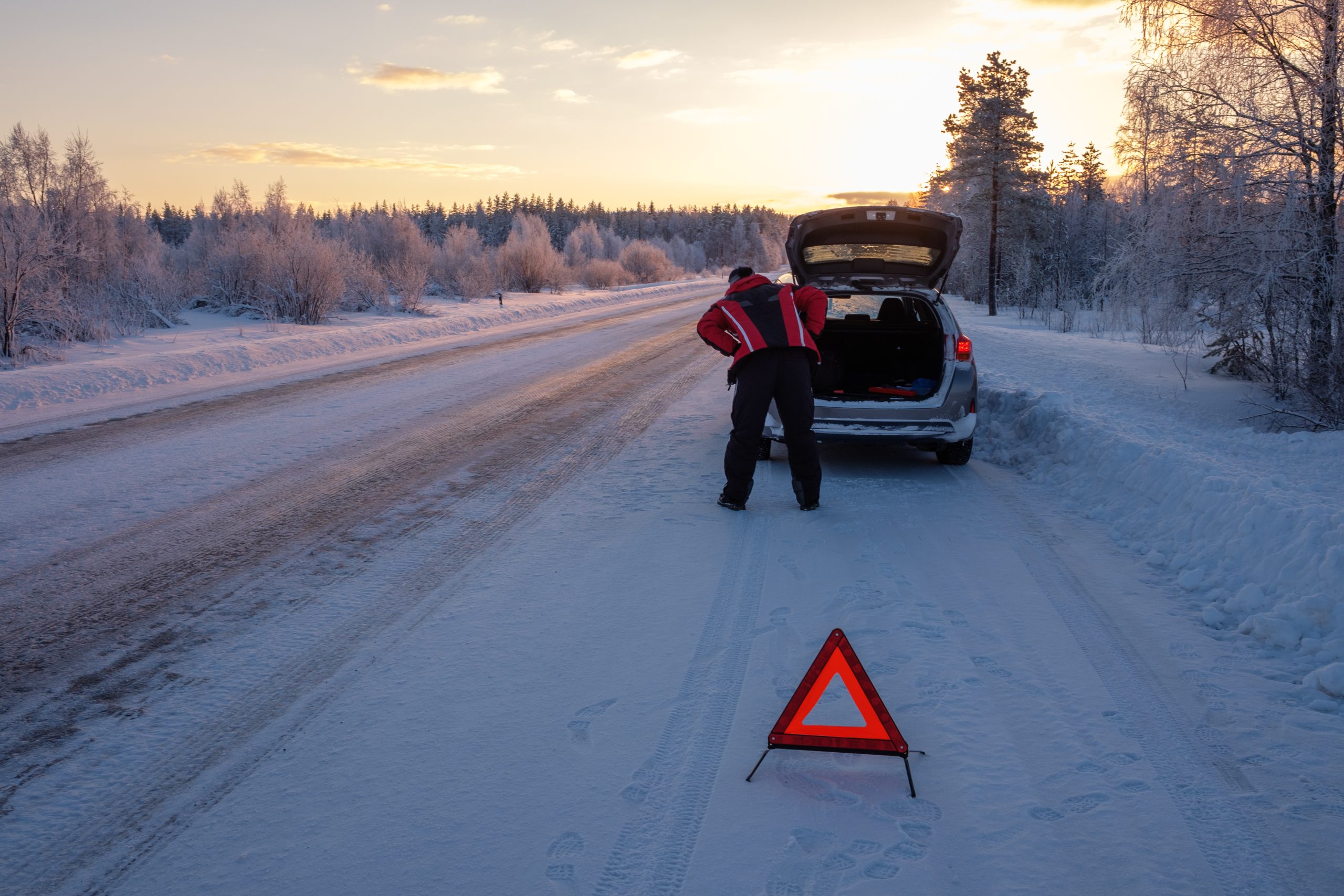 Navigating Ottawa’s Winters: Essential Tips for Avoiding Tow Truck Woes.